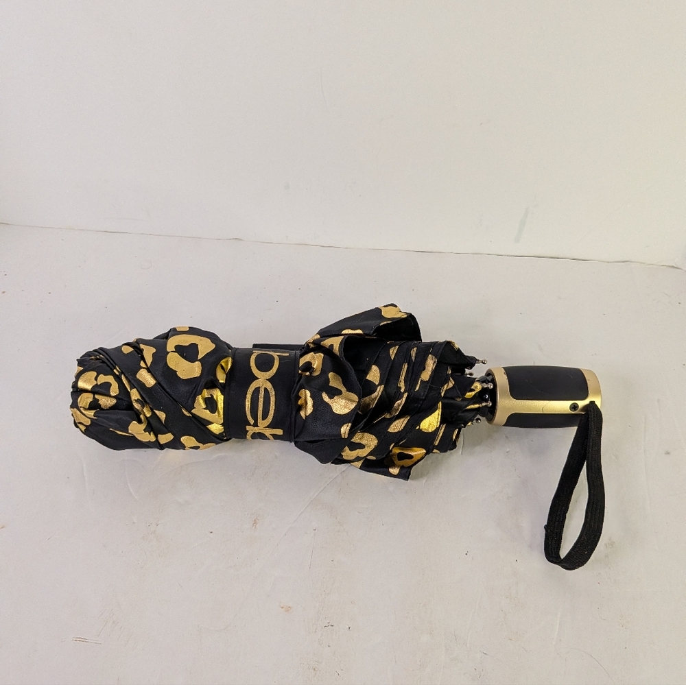 Bebe Gold / Black Umbrella